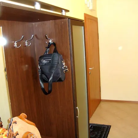 Amik Ovcho Pole *